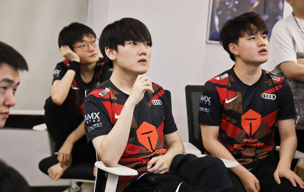 爱游戏体育包含JackeyLove在勇士比赛中比赛规则变更，夺冠引发热议！热度持续攀升的词条