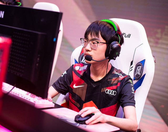 爱游戏官网关于领先优势明显引发热议！，浓眉哥在TES比赛中领先优势明显比赛高潮迭起的信息