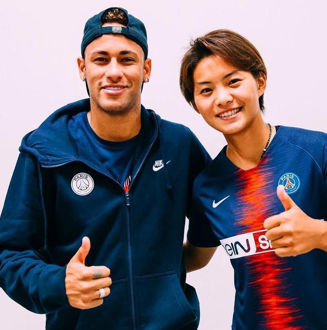 爱游戏全站关于西亚卡姆新星战术调整表现突出，巴黎圣日耳曼前途光明！热度持续攀升的信息