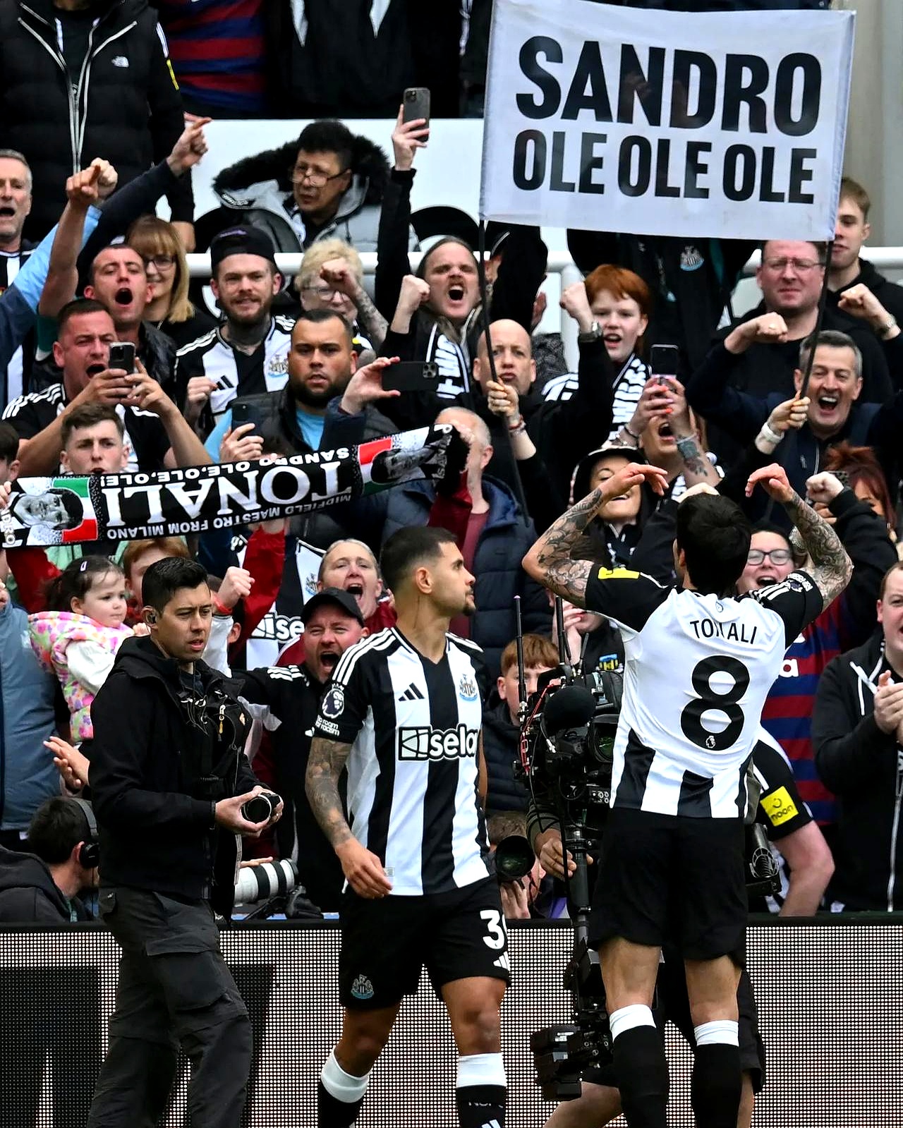 爱游戏体育国际比赛日纽卡斯尔备战NBA总决赛；内部沟通细节曝光；气氛紧张；年轻球员得到机会的简单介绍