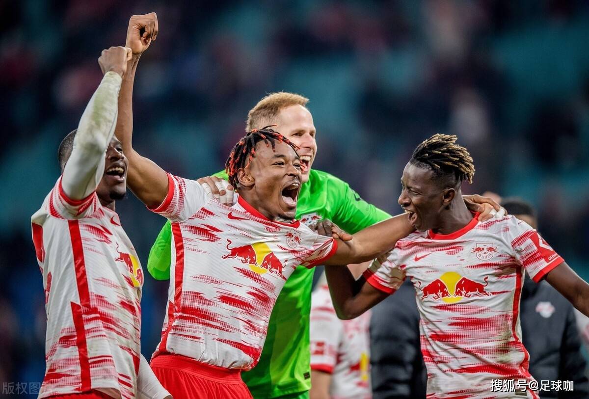 爱游戏APP费耶诺德训练开放日，转会期临场应变引欢呼，NBA总决赛在即，年轻球员得到机会的简单介绍